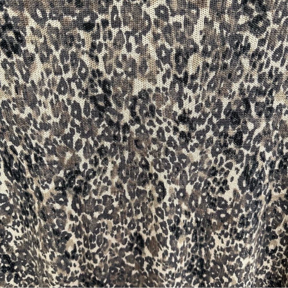 Aritzia Wilfred Balzac artsy contemporary leopard print silk cashmere sweater - Picture 9 of 12